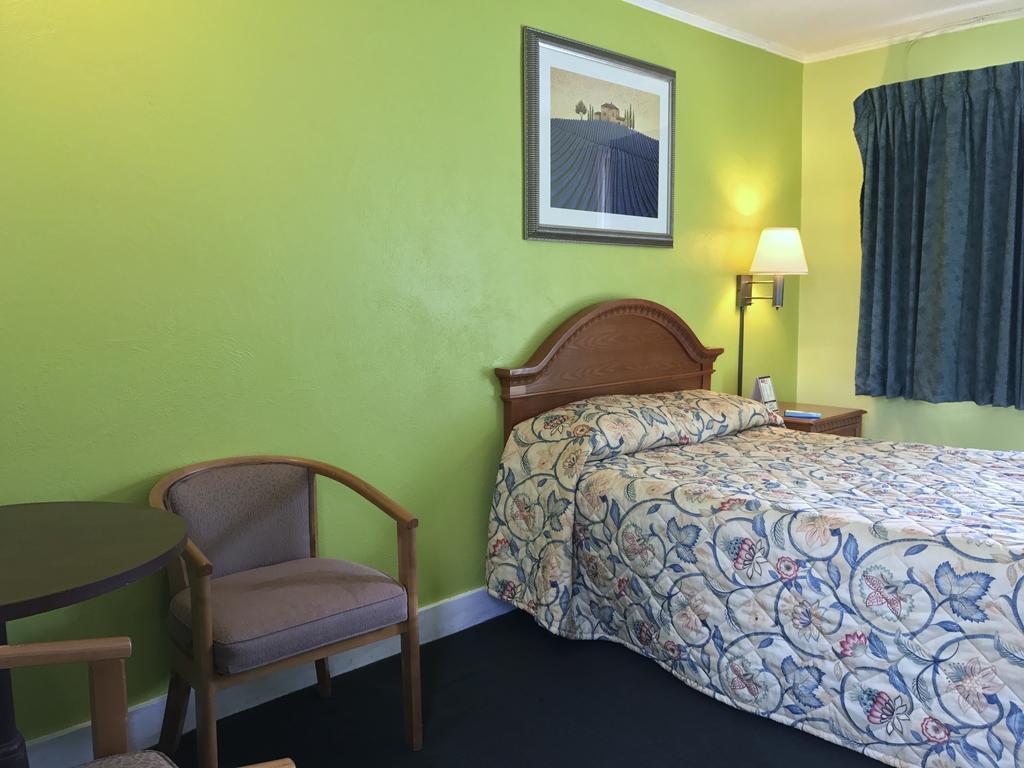 Economy Inn Danville Buitenkant foto