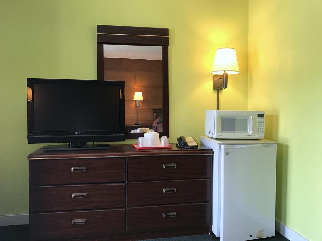 Economy Inn Danville Buitenkant foto